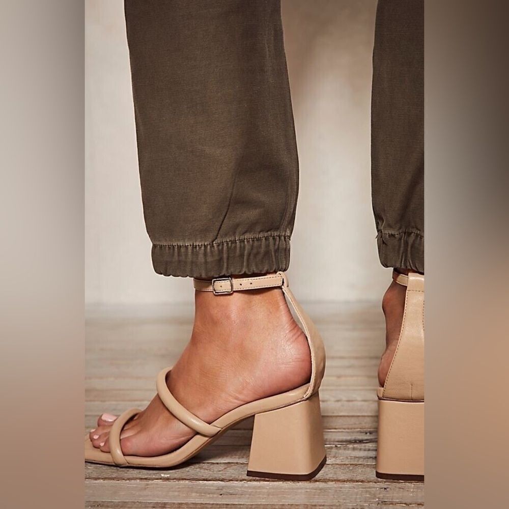Free people Parker pillow heels